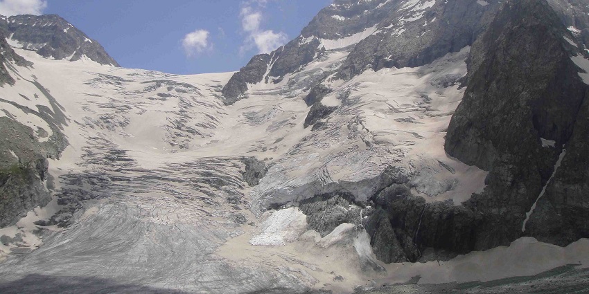 The snow-laden mountains of the Kolahoi Glacier are a freezing paradise to explore