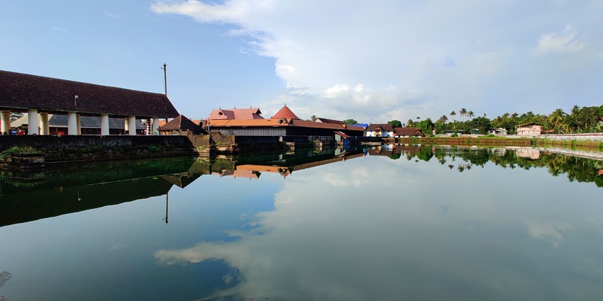 Koodalmanikyam Temple is one of the only temples where Lord Bharatha is worshipped.