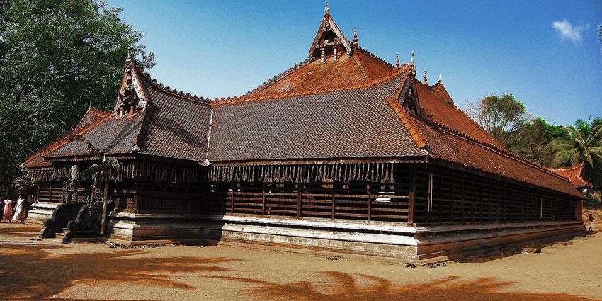 Kerala Kalamandalam, near Vallathol Museum, is a must visit for tourists while exploring this area.