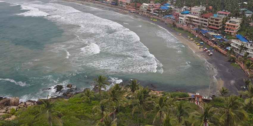 This beach , one of the great places to visit in Trivandrum at night, can be relaxing.