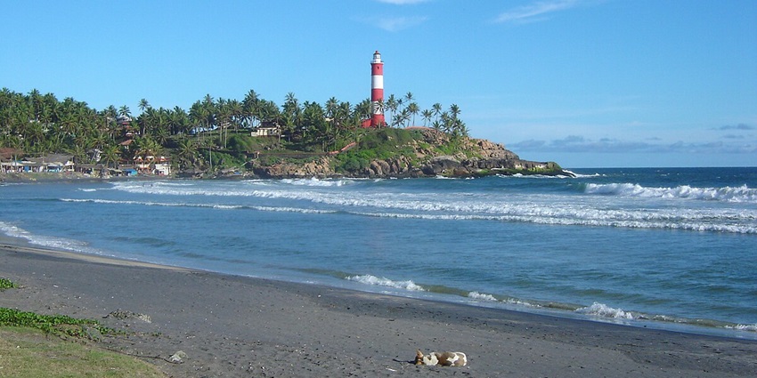 Picturesque view from Kovalam lighthouse overlooking the shores of Kovalam beach