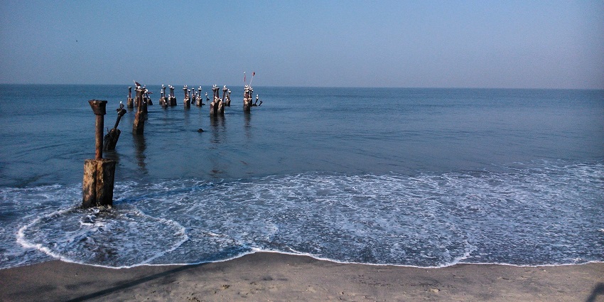 The azure turquoise waters of Kozhikode, one of the places to see in Kerala in November