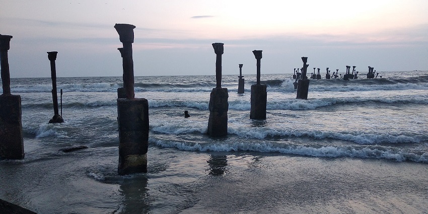 Enjoy the serene views at Kozhikode Beach, near Sukapuram Dakshinamurthy temple.