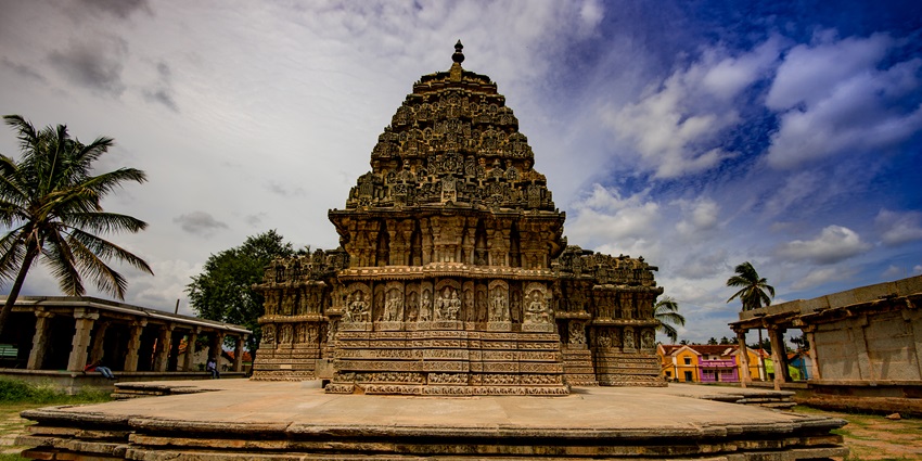 Kozhuvalloor Sree Narasimha Swamy Temple is one of the best tourist places in Chengannur.