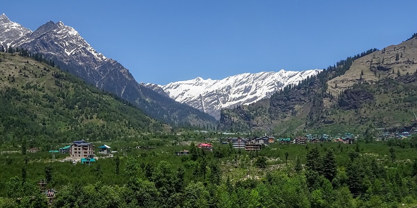 Kullu is one of the most popular tourist places to visit in Himachal in July by nature lovers