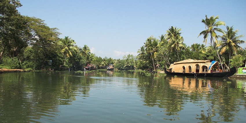 Immerse yourself in the Kumarakom backwaters is - one of the best things to do in Kerala.