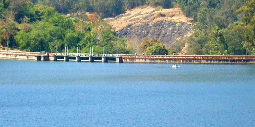 Kundala Dam and Lake provides scenic and serene boat rides and shore relaxations.
