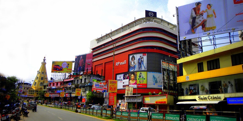 These shops, present on Kuruva Island, are one of the best options for shopping in Wayanad.