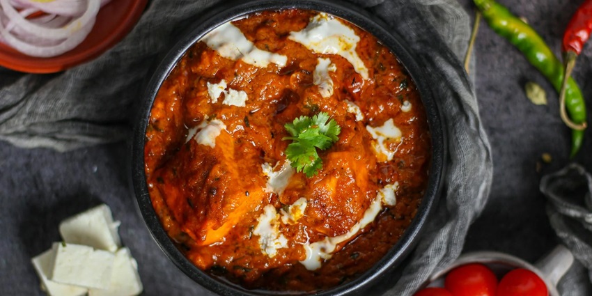 Cherish local cuisines of Gulmarg during your visit to this wildlife sanctuary.