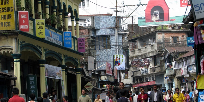 Your trip cannot be completed without exploring the local markets of Kurseong, Darjeeling.