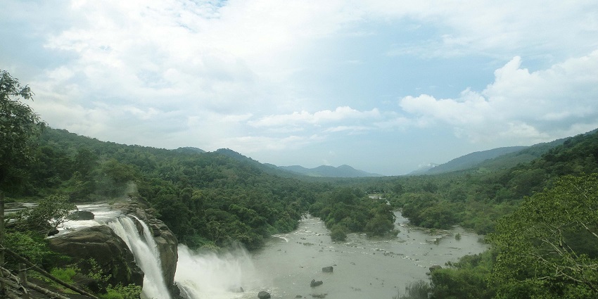 This largest waterfall of Kerala is situated in the western ghats, in Thrissur district.