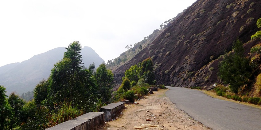 Breathtaking view at Lockhart Gap - one of the places to visit in Munnar with family.