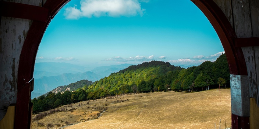 Explore beautiful Lolab Valley, one of the most beautiful and little-known areas in Kashmir.
