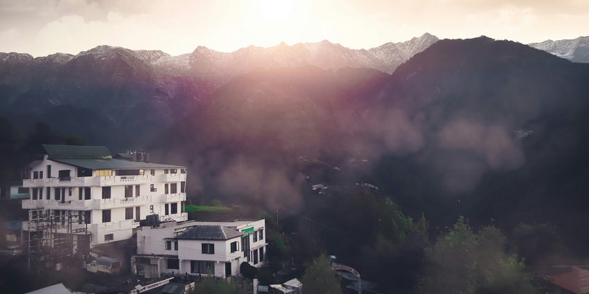 Cherish laid-back vibes and colonial charm on an excursion to Dalhousie, Himachal Pradesh.