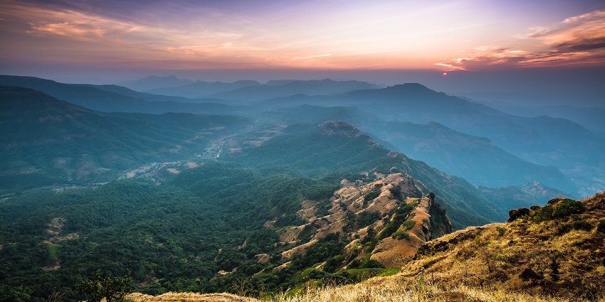 Sunset view at Elphinestone Point, Mahabaleshwar - places to visit in Monsoon in India