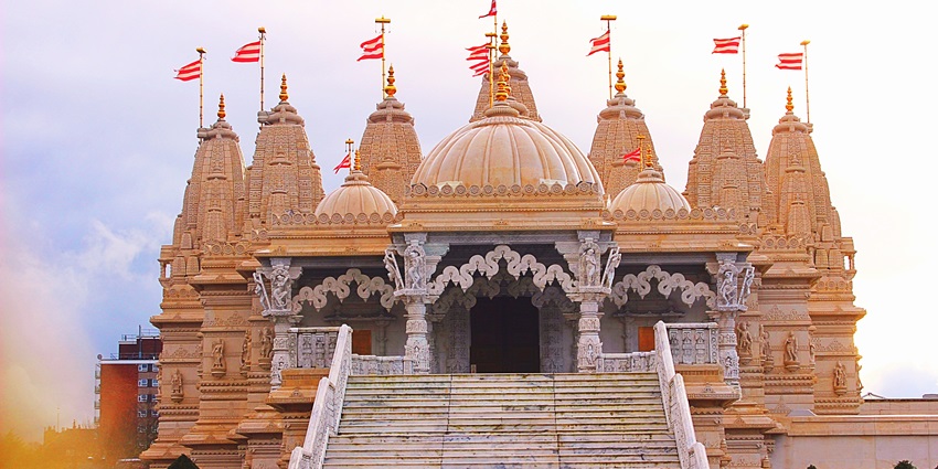 A glimpse of the popular Mahamaya Temple, a tourist attraction near the Akhnoor Fort.