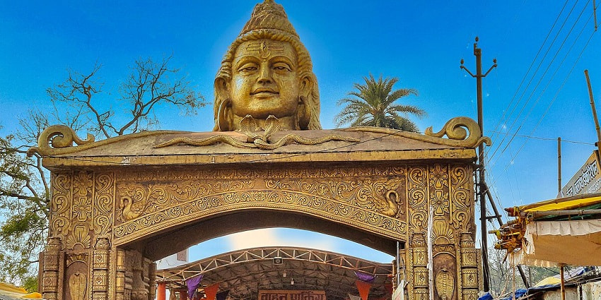 The Maamaya Temple, is one of the renowned Jammu temples that boasts rich artistry.