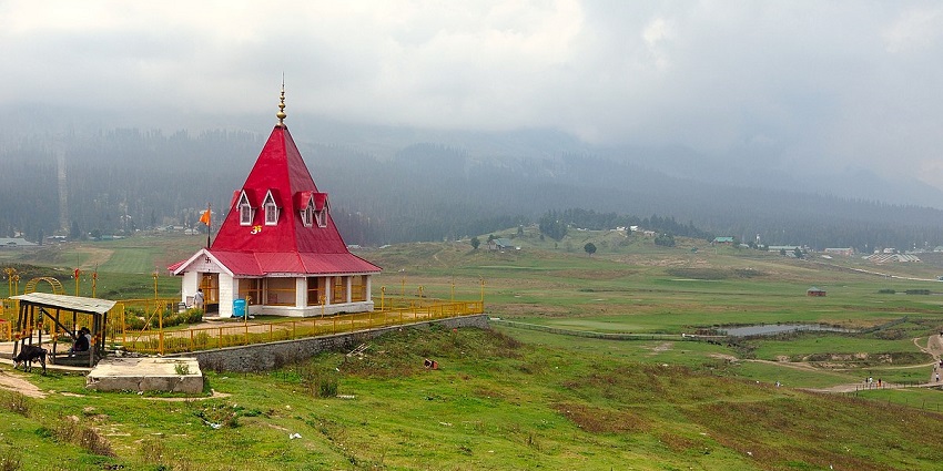 The quaint Maharani Temple, one of the most lovely places to visit in Gulmarg in December