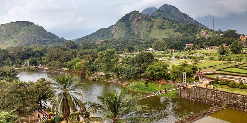 beautiful dam near Meenvallam Waterfalls