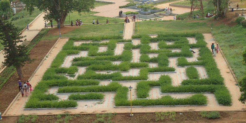 Explore the maze park of Malampuzha Garden - One of the best things to do in Palakkad