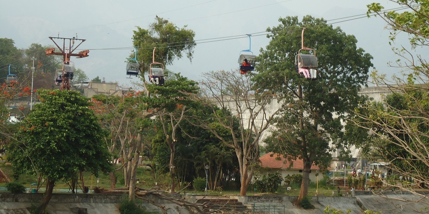 Enjoy the scenic Gondola ride in Malampuzha one of the places to visit near Palakkad