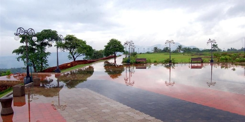 Explore the lush green forests of Malappuram that is located near Ponnani town in Kerala