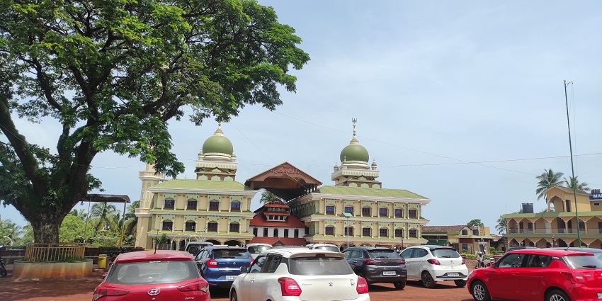 Named after the person who built it, this mosque blends Islamic and Keralan architecture.