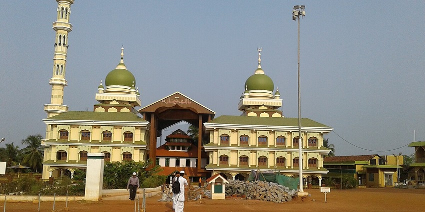The architecture of Malik Deenar Mosque is one of the best things to see in Bekal.