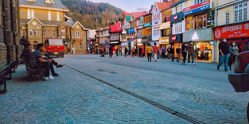 Enjoy a shopping spree amid Himalayan ranges at the commercial hub of the region.