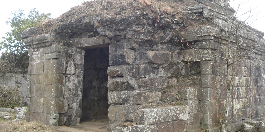 Explore Mangala Devi Temple for a spiritual experience near the attraction in Kerala.