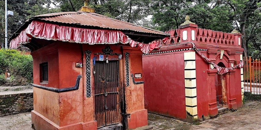 One of the revered places to visit in Thekkady, Mangala Devi Temple is a traditional one.