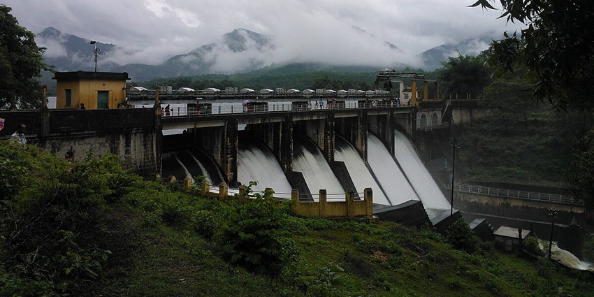 A majestic view of the Mangalam Dam, one of the best places to visit in Palakkad.