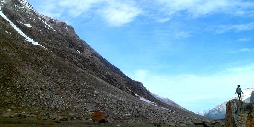 If you are wondering what to do in Patnitop, then enjoy photography in Mantalai Lake.