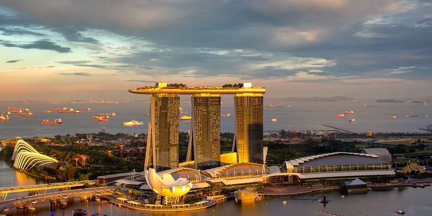 Marina Bay Sands is a marvelling masterpiece where you can enjoy panoramic views.