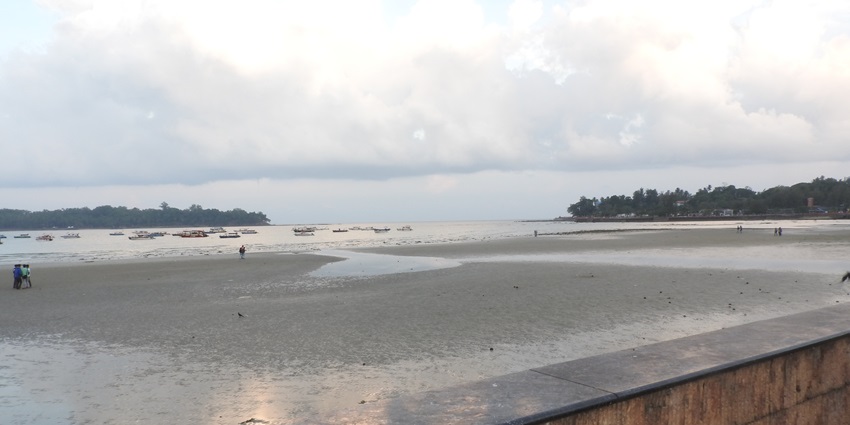 Marina Park is one of the famous spots to visit near the Fisheries Museum Port Blair.