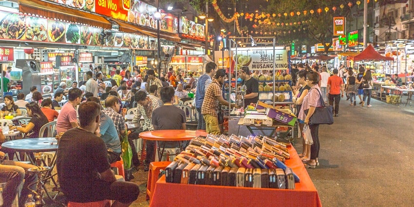 alan Alor market bustling with street food vendors - places to visit in Kuala Lumpur