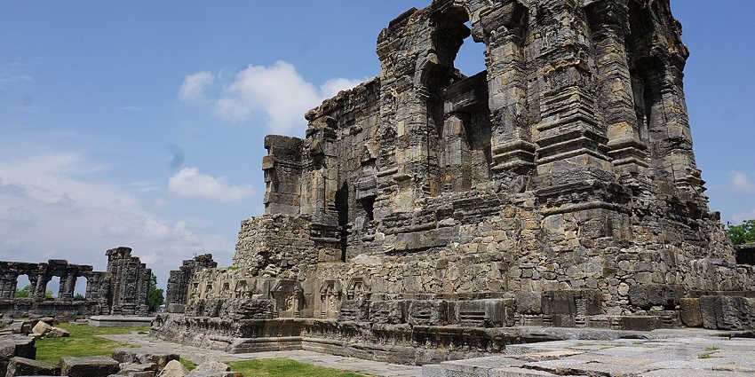 Martand temple on top of a plateau from where one can view the whole of the Kashmir Valley
