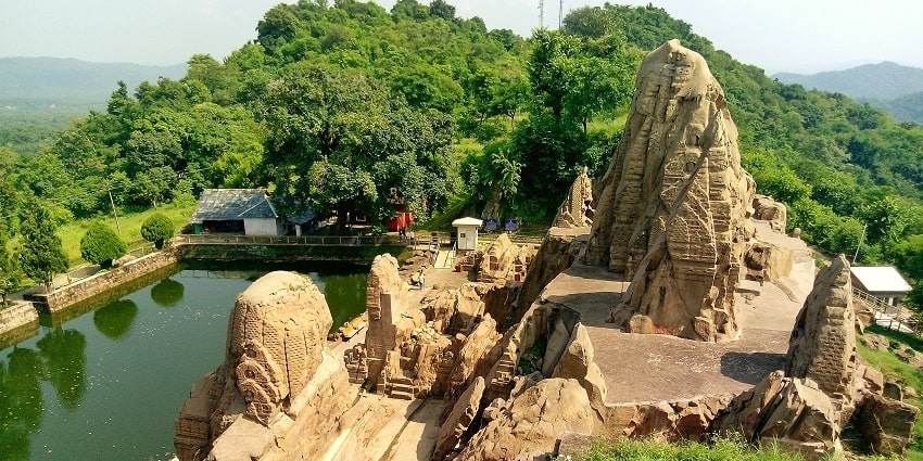 Masoor is a must destination on your itinerary if you wish to discover adventure and art all at once.
