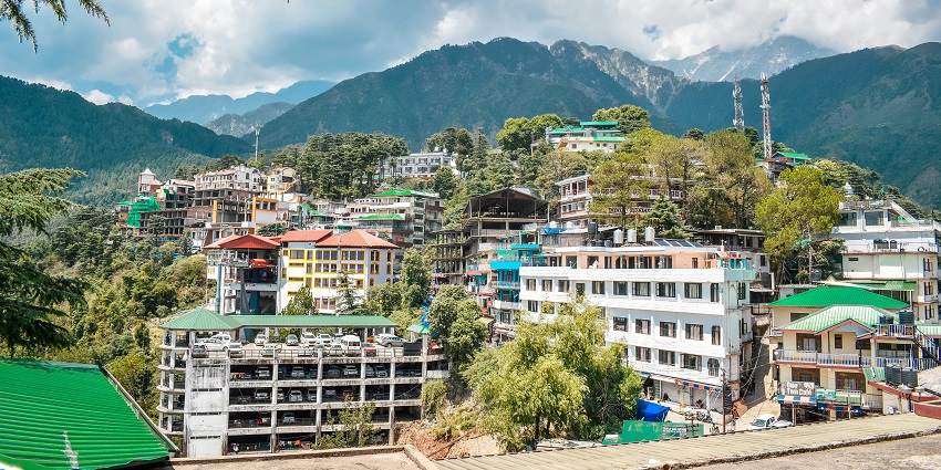 Exploring and strolling through McLeodganj is one of the best things to do in Dharamshala.