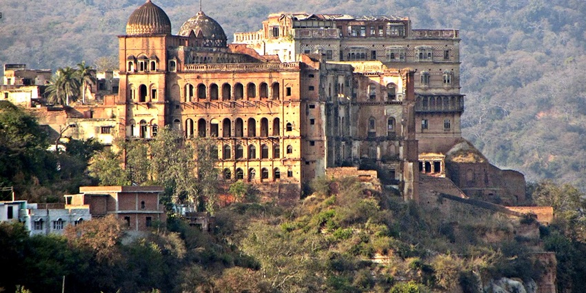 Mubarak Mandi Palace is a place of heritage offering insights into ancient architecture.