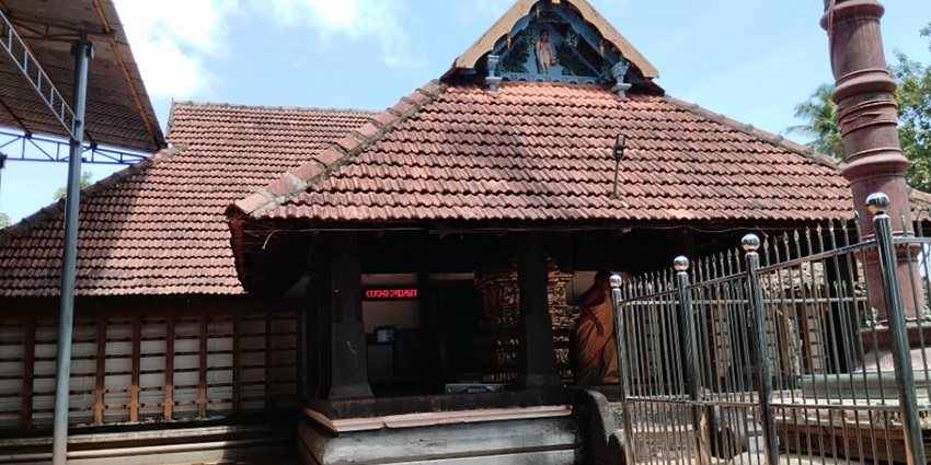 Witness the historical architecture of the holy places in Kerala on your next vacation.