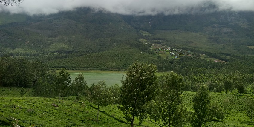 Landscape view of Echo Point Munnar - one of the best hill stations in Ernakulam