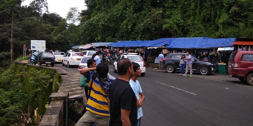 Road to Munnar, travellers enjoying the views - explore near Attapadi waterfalls