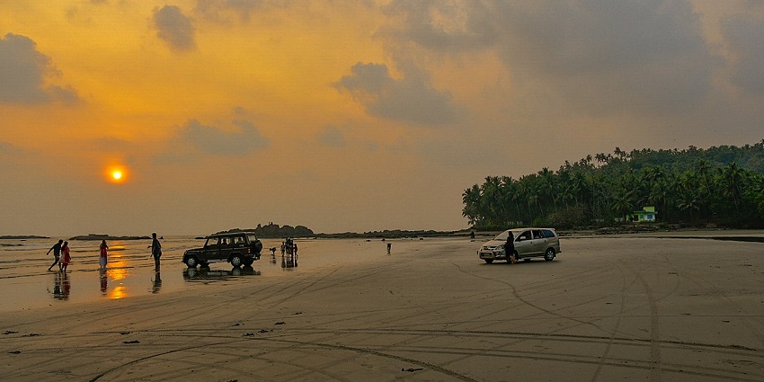Drive at the Muzhappilangad Drive-in Beach, one of the places to visit in Thalassery.