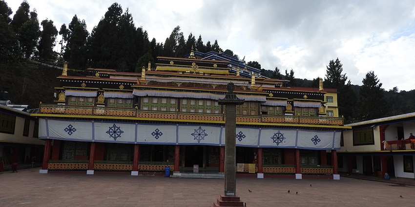 A mesmerising frontal view of the Namgyal Monastery with amazing architectural beauty