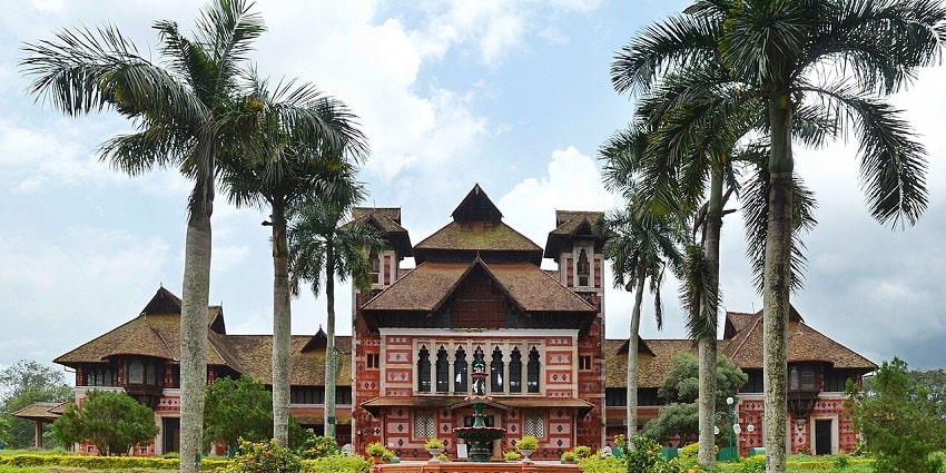A treasure trove of architecture and history, this museum is a delight for history buffs.