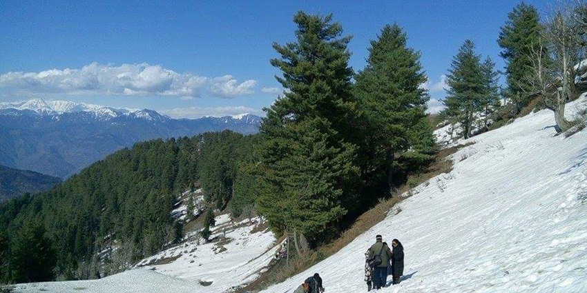 A stunning view of Nathatop one of the best places to visit near Patnitop, India.