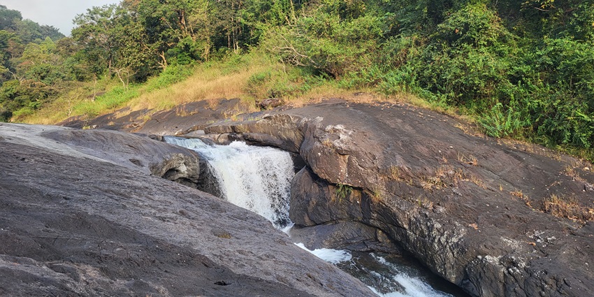 Mankulam Waterfalls: The breathtaking natural beauty of cascading waterfalls in Kerala