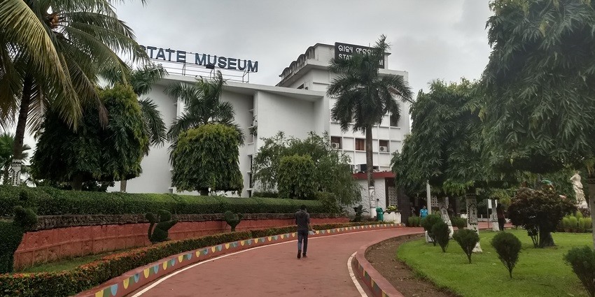 Odisha State Museum displays the culture, history and archeological facts of the state.
