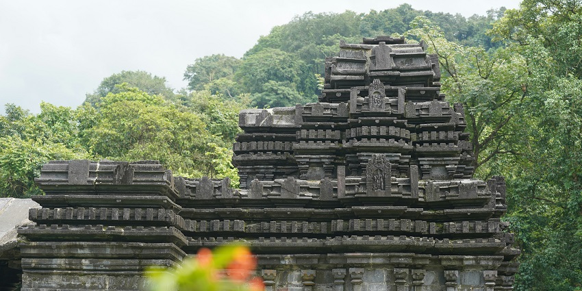 Oorali Appooppan kavu is one of the most popular places to visit in Pathanamthitta